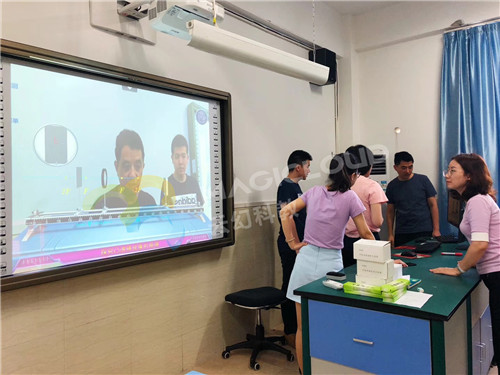 廣東省深圳中學(xué)龍崗初級中學(xué)3_副本.jpg